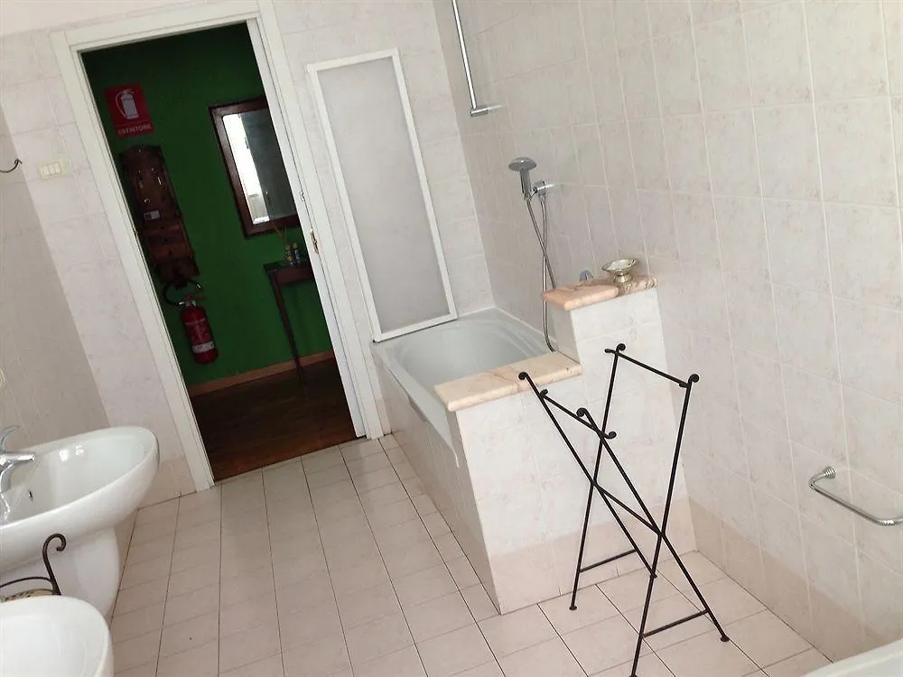 Hotel Guest House Abaco Centro Stazione Bergamo