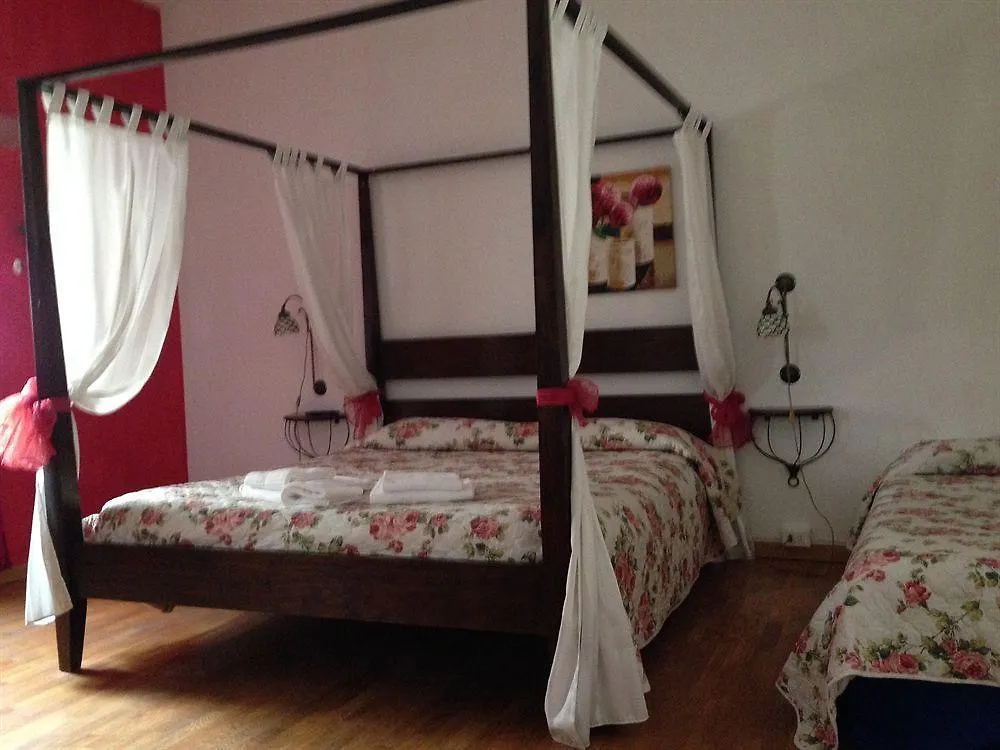 Guest House Abaco Centro Stazione Bergamo 2*,  Italy